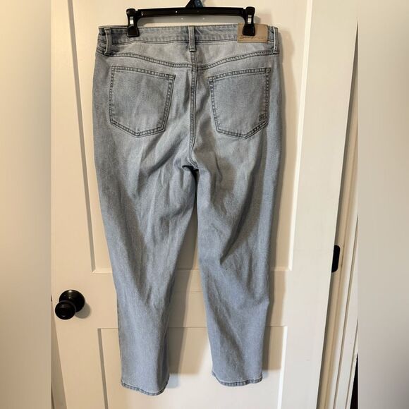 Women's Light Blue Jeans - Picture 2 of 4
